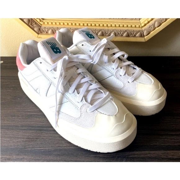 New Balance Size M 10 W 12 White Pink Ortholite Tennis Shoes Sneakers CT302OC - Picture 2 of 8